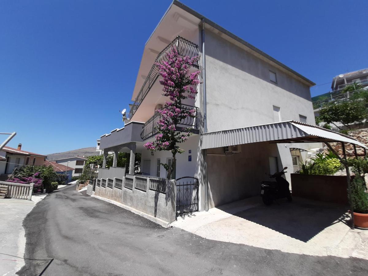 Luna Apartament *